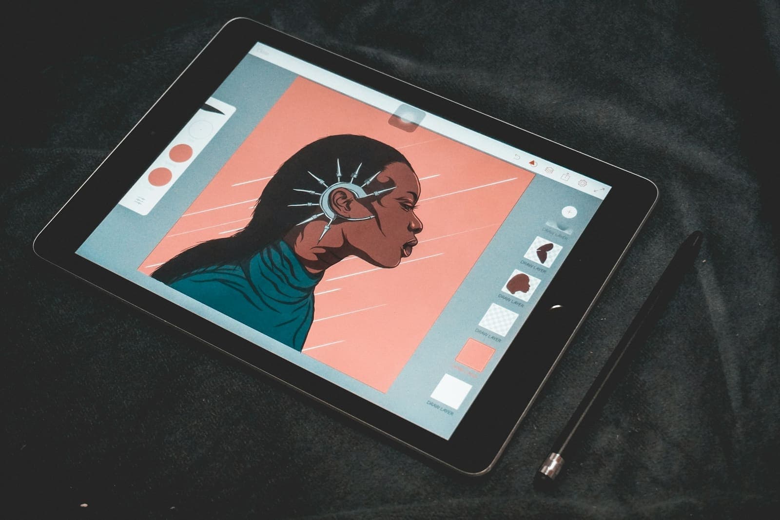 Une illustration en cours sur une tablette.